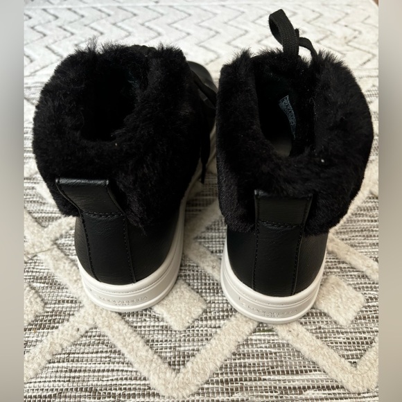 NWOT UGG KOOLABURRA SUNDELL BLACK FUZZ CHUCKA ANKLE BOOTS FAUX FUR SZ 9 - Picture 3 of 13